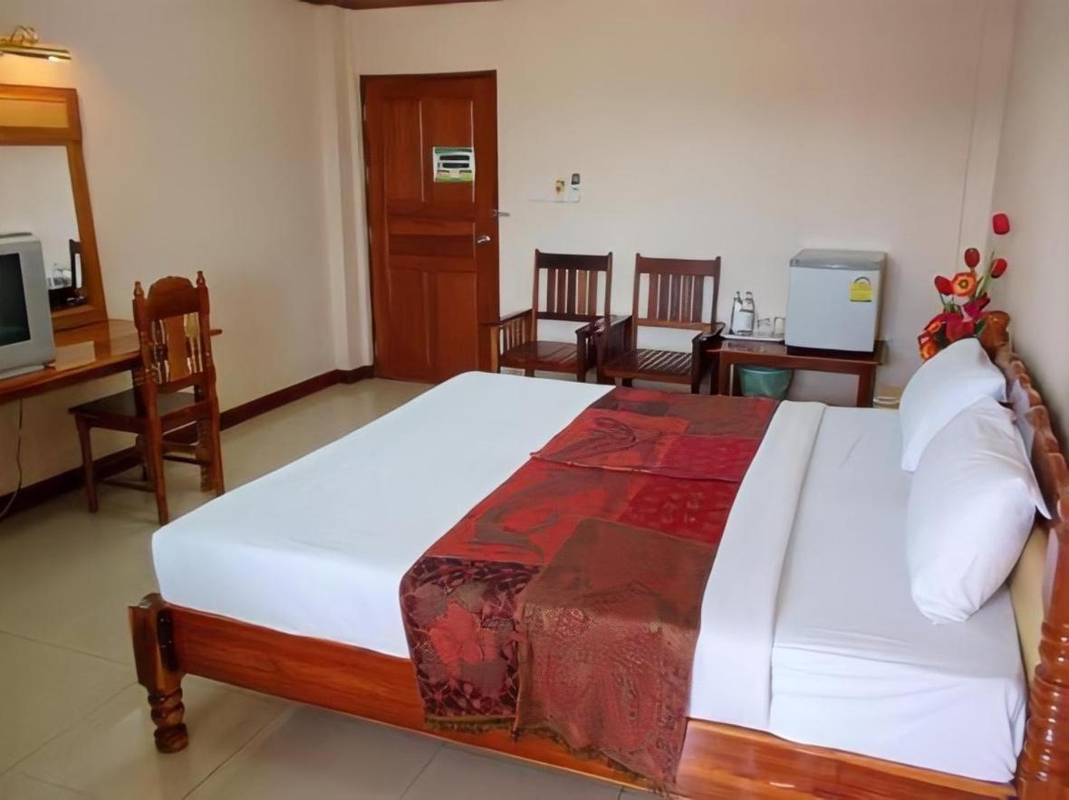 מוקדהאן ทรัพย์มุกดา แกรนด์ โฮเทล Submukda Grand Hotel מראה חיצוני תמונה
