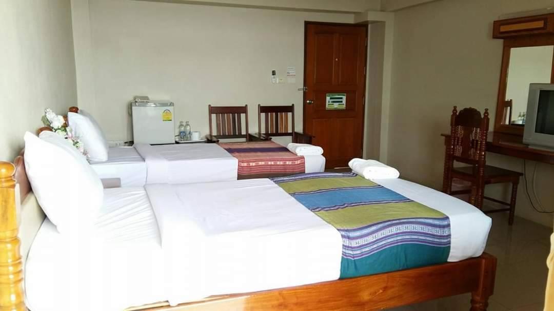 מוקדהאן ทรัพย์มุกดา แกรนด์ โฮเทล Submukda Grand Hotel מראה חיצוני תמונה